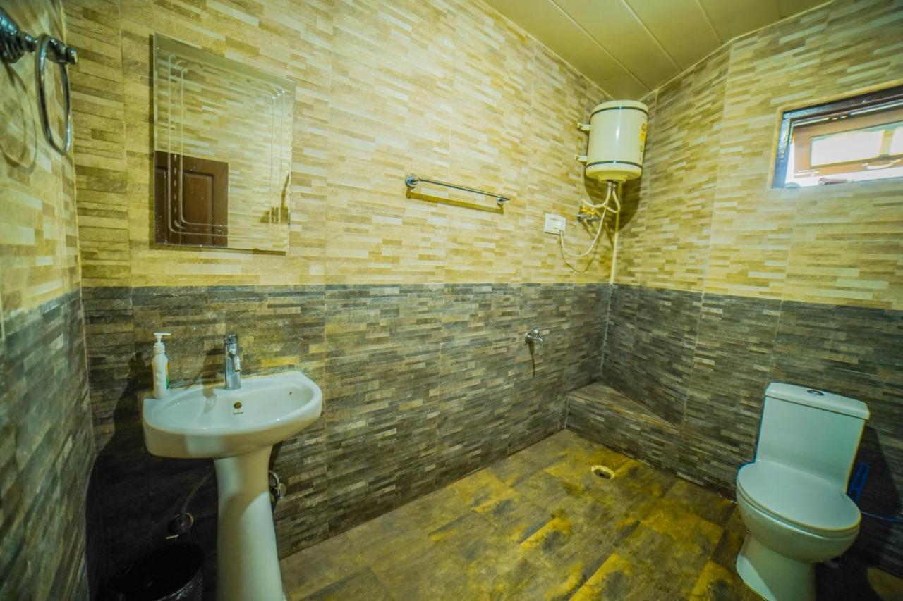 Young Monk Hostel & Cafe Dharamkot McLeod Ganj Room photo
