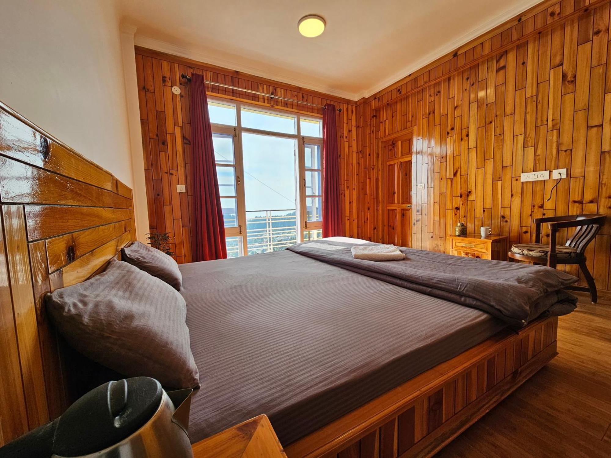 Young Monk Hostel & Cafe Dharamkot McLeod Ganj Exterior photo